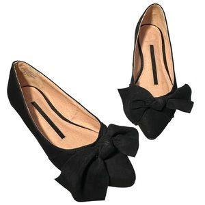 New Directions Flats 6 Callie w/ Bow Black Faux Suede
